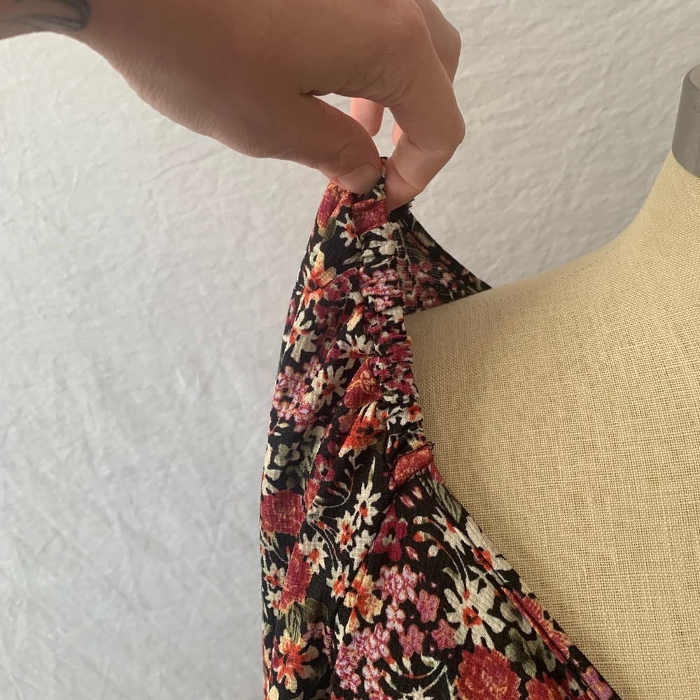 Cute Floral Crop - Picture 3 of 7